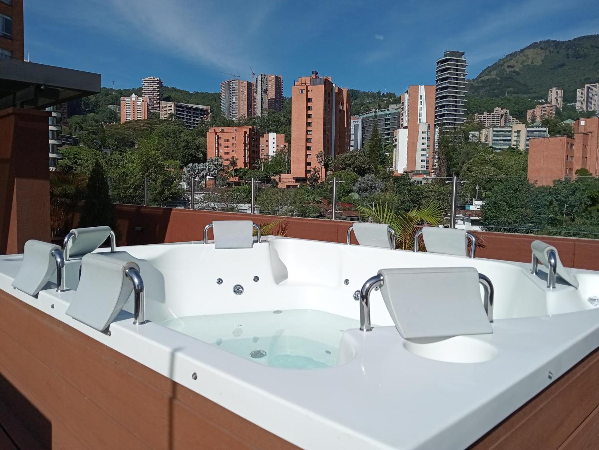 Hotel Lomas 10 Medellin By Dico Exterior photo